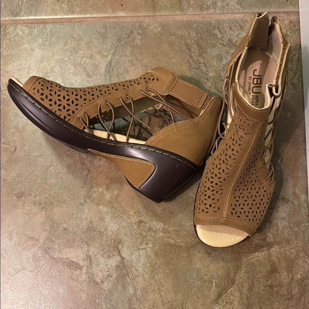 Peep Toe